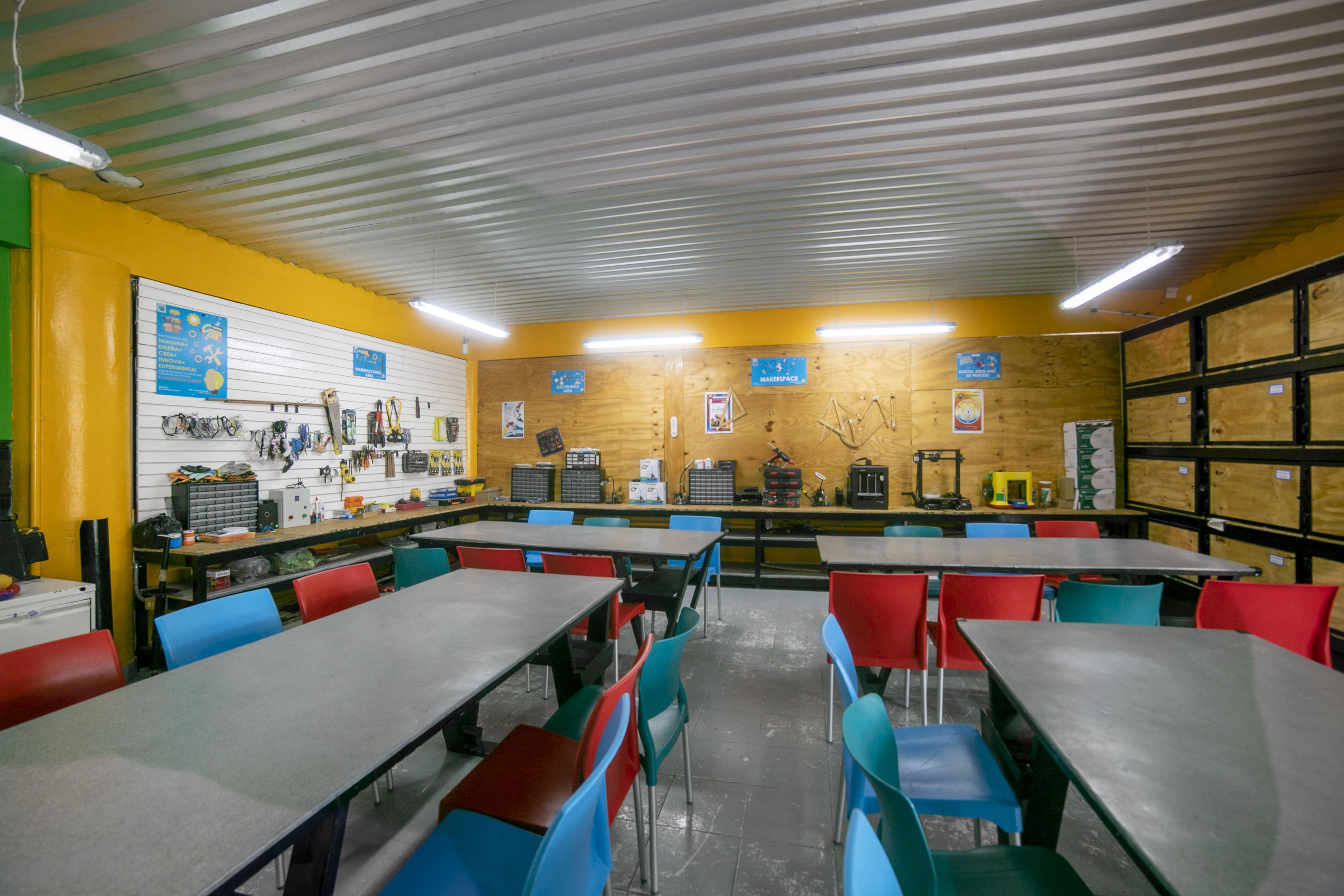 http://www.americanschool.edu.mx/public/asfc/galerias/fotos-campus/6679a5b6a21a0.jpg