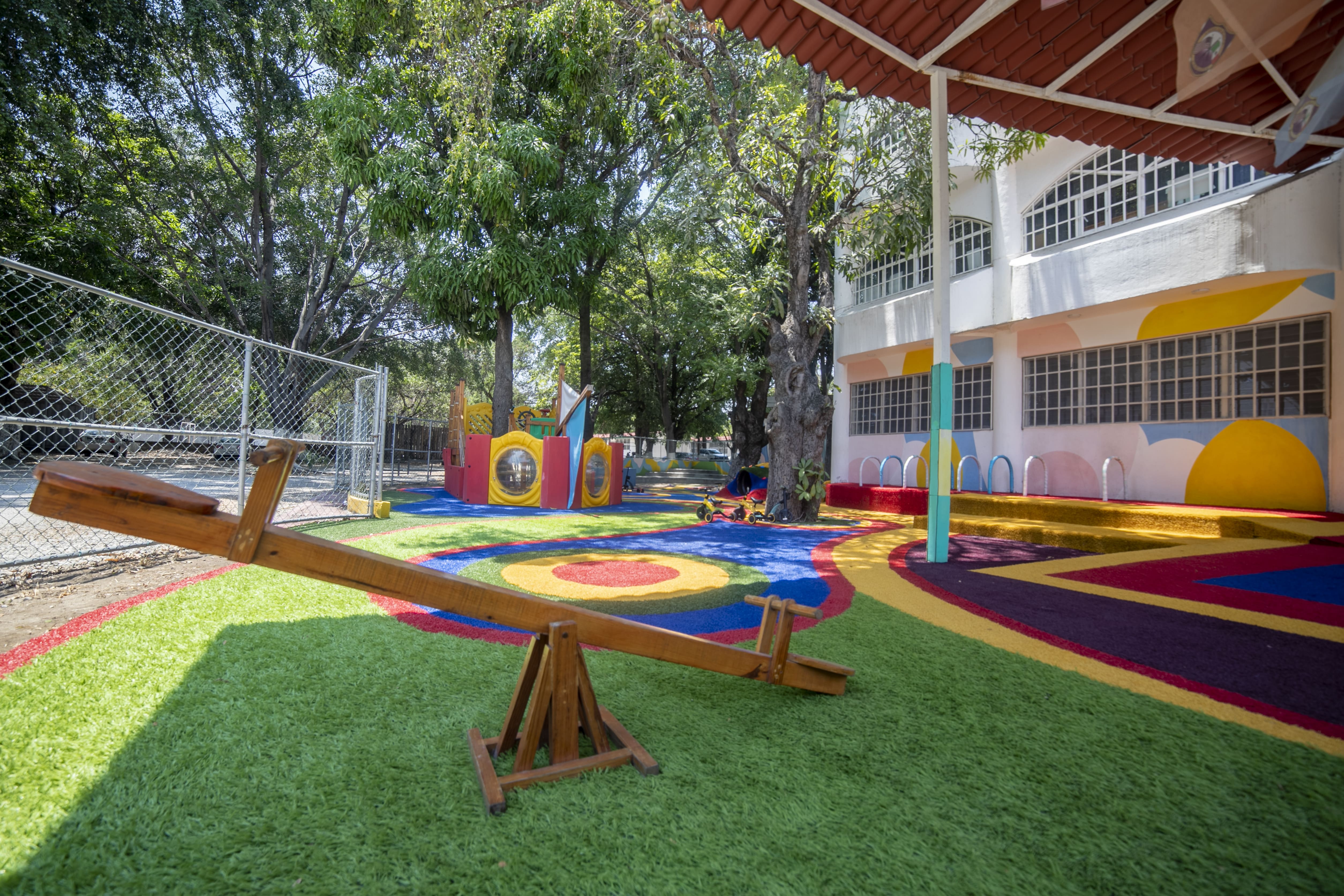 http://www.americanschool.edu.mx/public/asfc/galerias/fotos-campus/6679a5d89c5f7.jpg