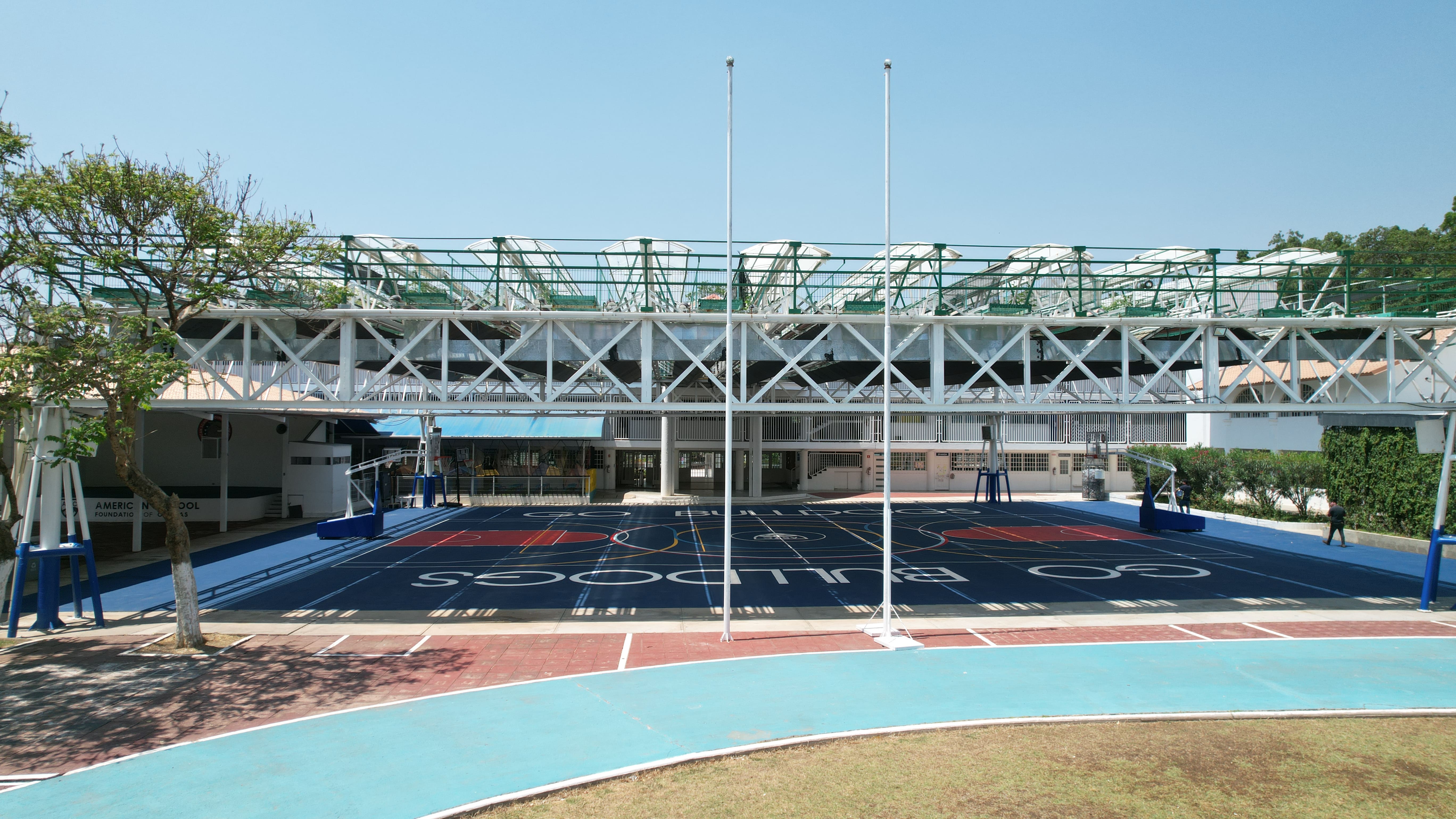 http://www.americanschool.edu.mx/public/asfc/galerias/fotos-campus/6679a65f0266c.jpg