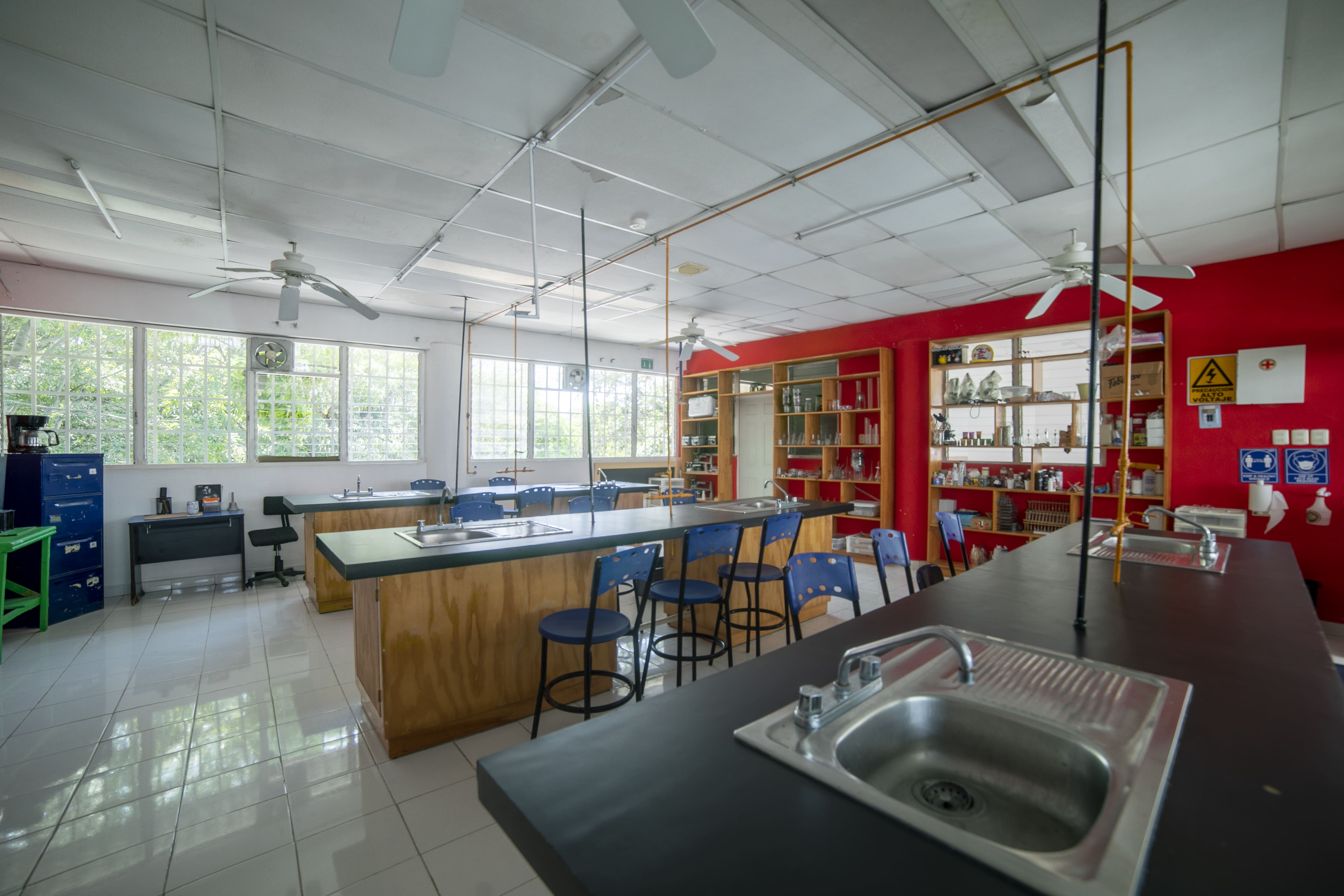 http://www.americanschool.edu.mx/public/asfc/galerias/fotos-campus/66a29b7b99bc2.jpg