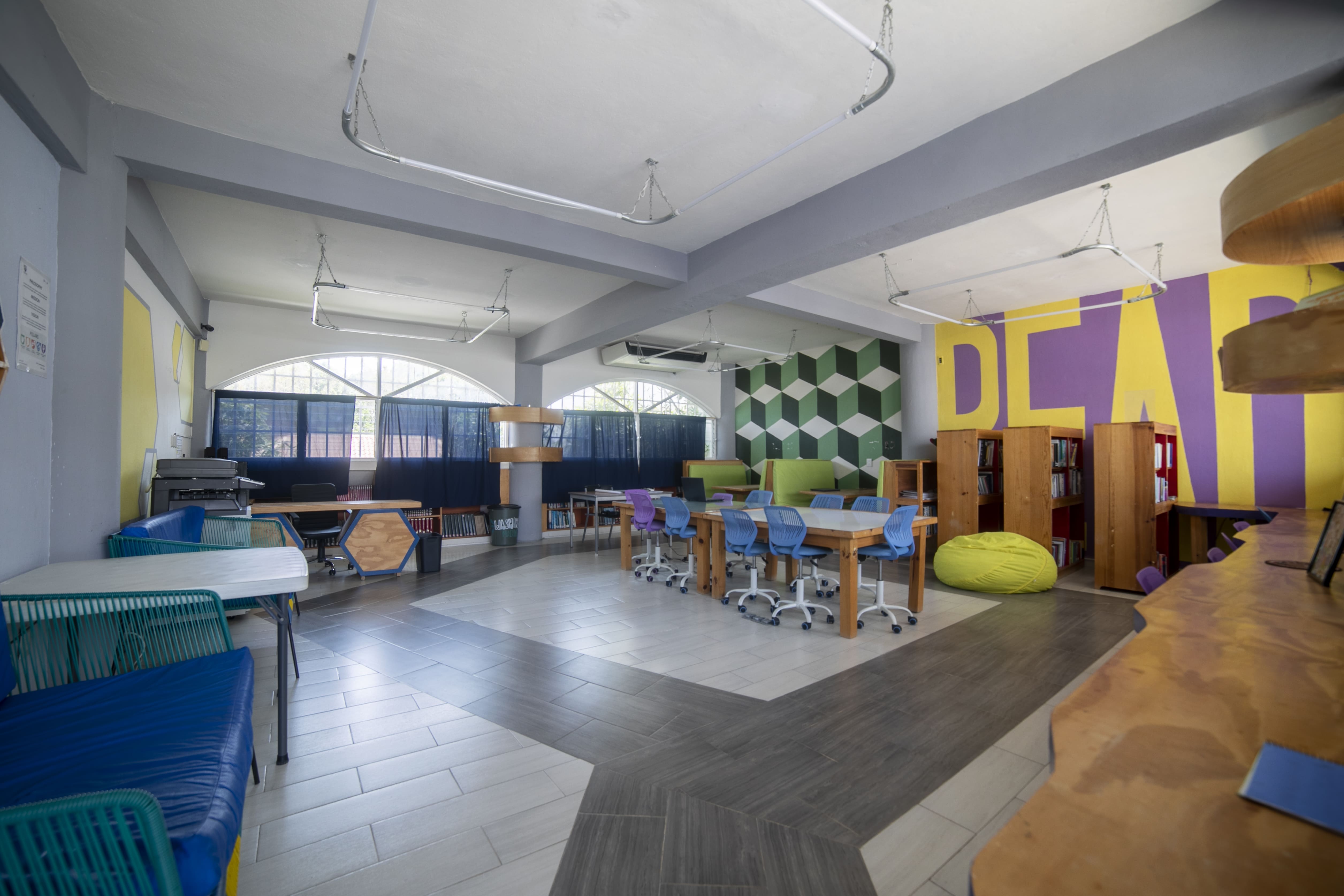 http://www.americanschool.edu.mx/public/asfc/galerias/fotos-campus/66a29cbae3b58.jpg